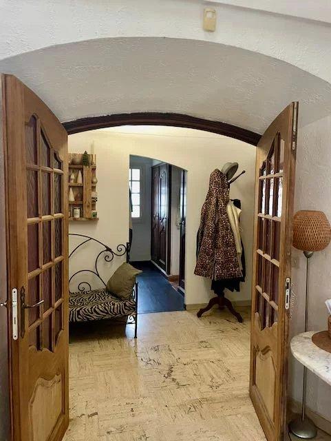 Maison - 240 m² - 7 pièces