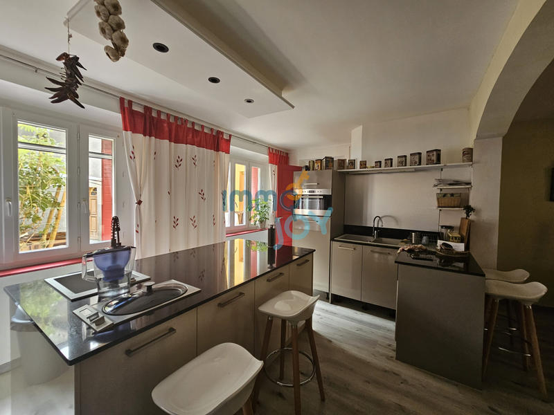 Maison de village - 196 m² - 10 pièces