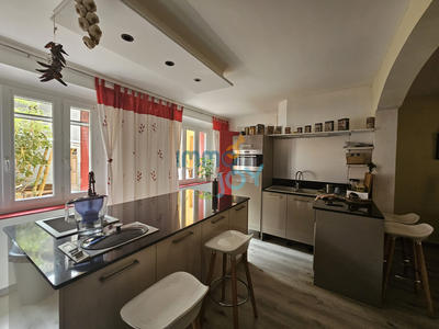 Maison de village - 196 m² - 10 pièces