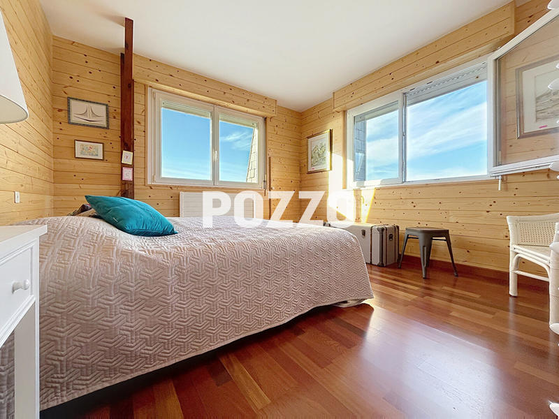 Maison - 181 m² - 8 pièces