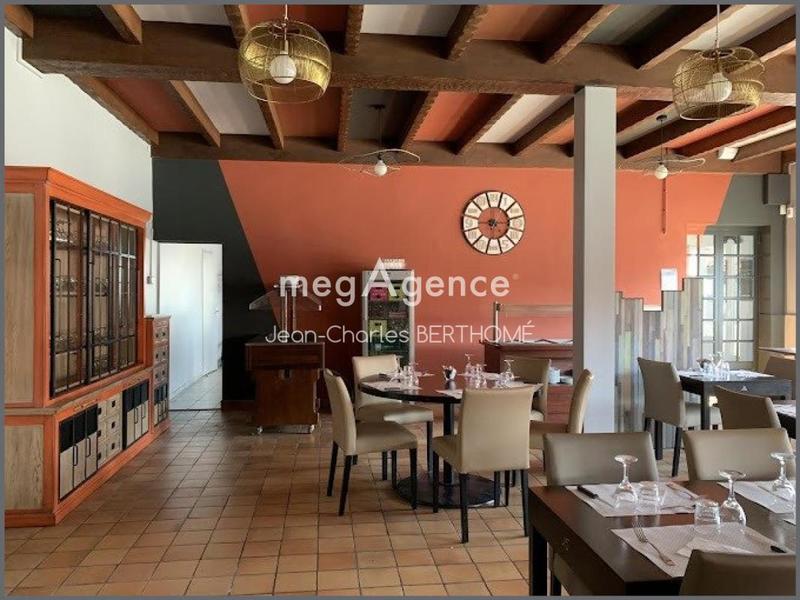 Local commercial - 200 m² - 4 pièces