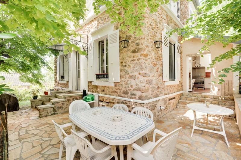 Maison - 200 m² - 6 pièces