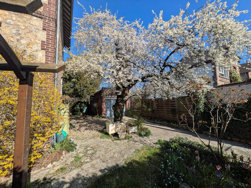 Maison - 108 m² - 8 pièces