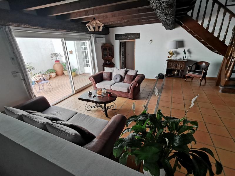 Maison - 225 m² - 8 pièces