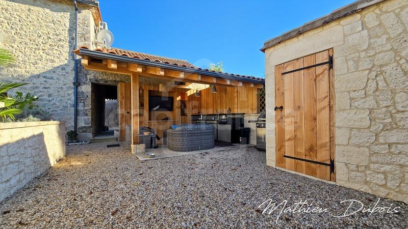 Propriété - 271 m² - 12 pièces