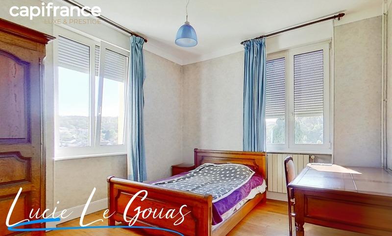 Demeure - 181 m² - 8 pièces