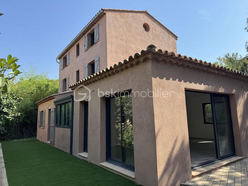 Maison - 170 m² - 6 pièces