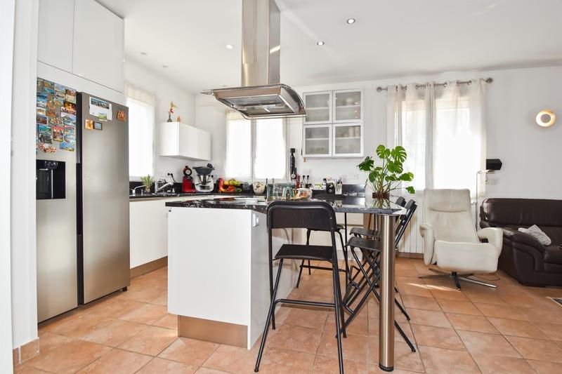 Villa - 227 m² - 10 pièces