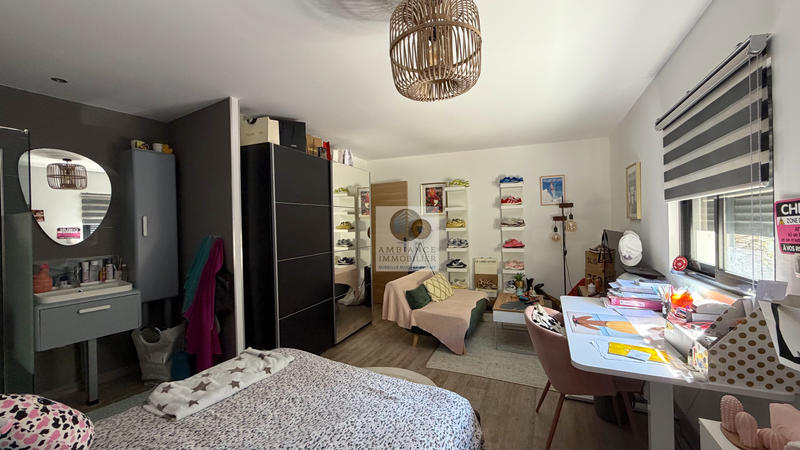 Maison - 181 m² - 7 pièces