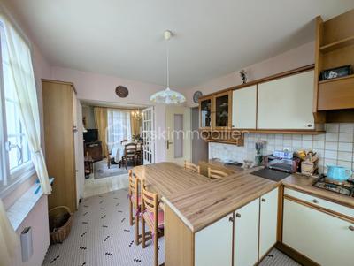 Maison - 140 m² - 5 pièces