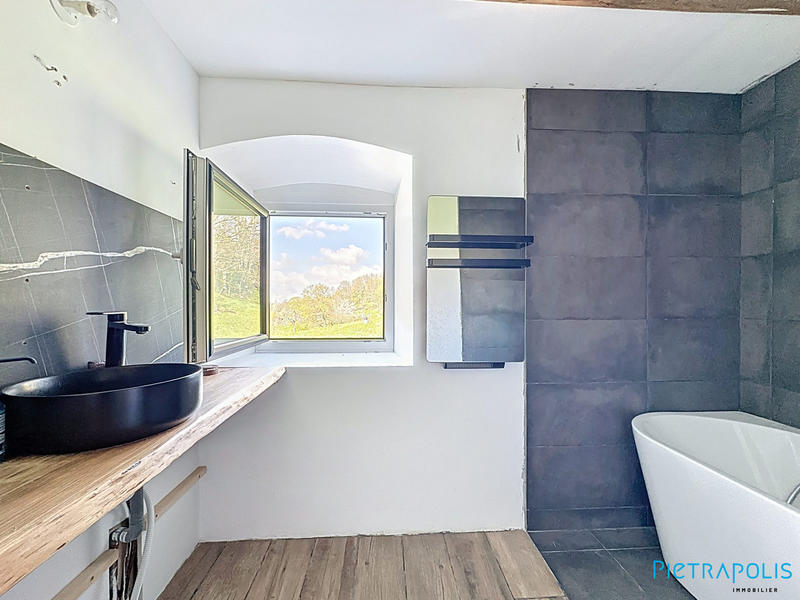 Maison ancienne - 150 m² - 4 pièces