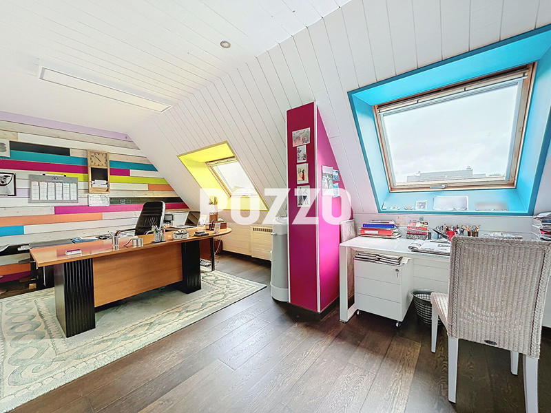 Maison - 292 m² - 10 pièces