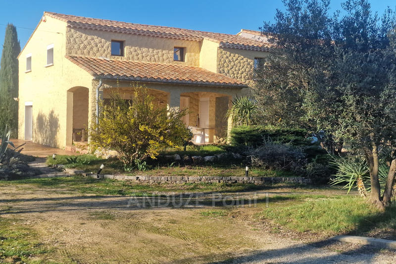 Maison - 275 m² - 9 pièces