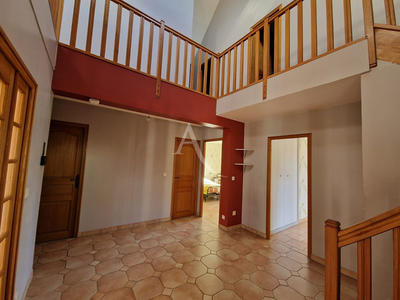 Maison - 184 m² - 8 pièces