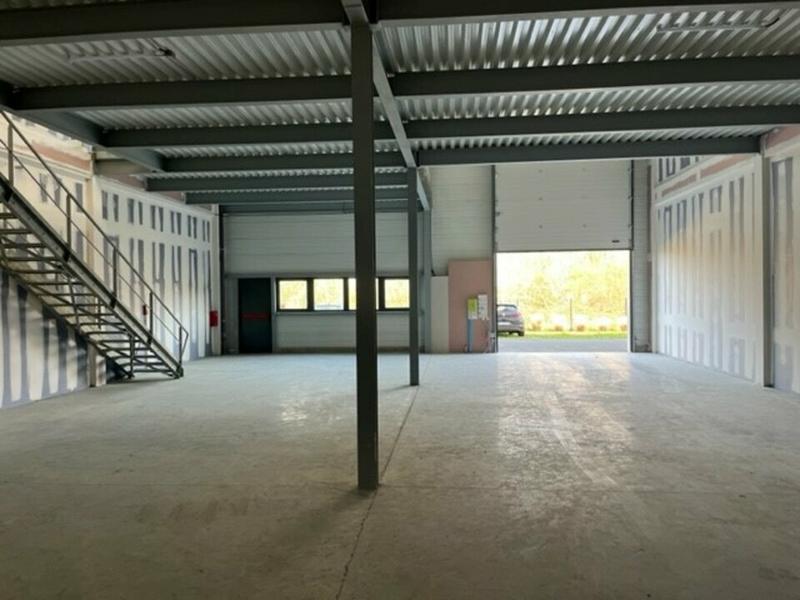 Local d'activité / Entrepôt - 374 m²