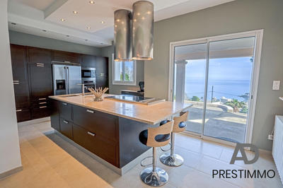 Villa - 238 m² - 6 pièces