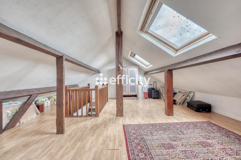 Maison - 153 m² - 8 pièces