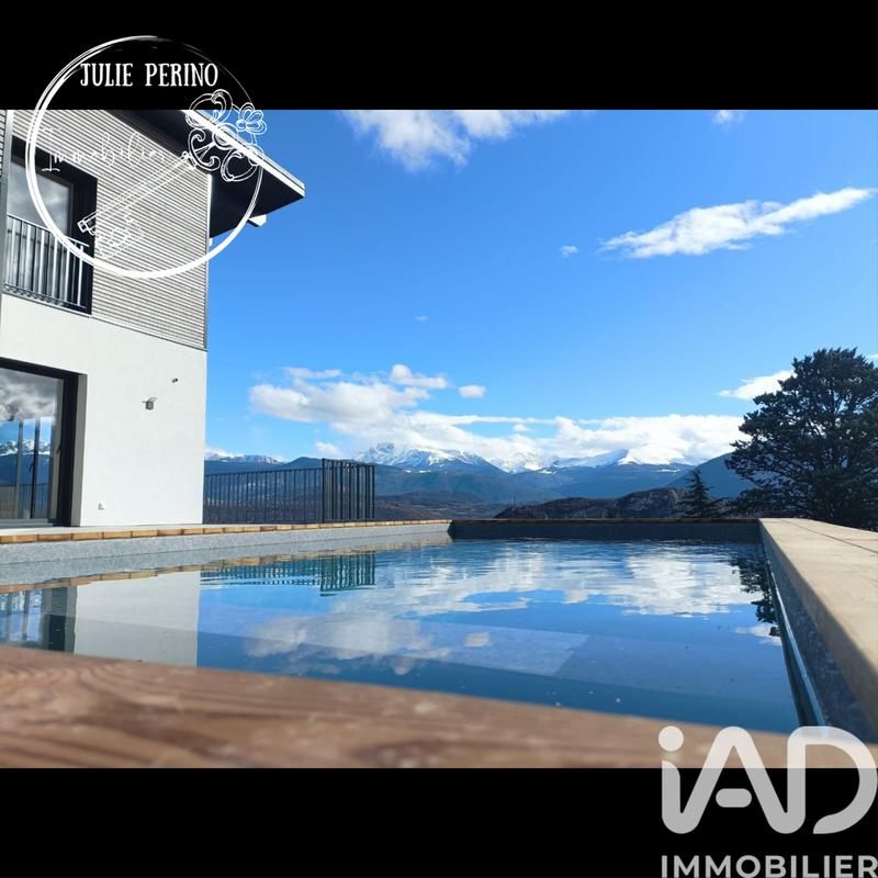 Maison - 248 m² - 8 pièces