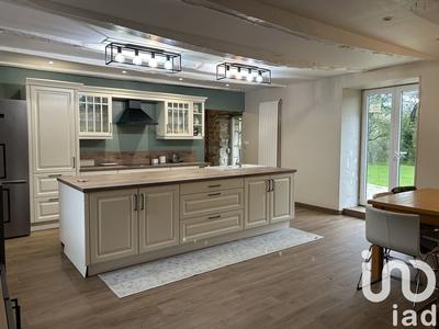 Maison - 379 m² - 10 pièces