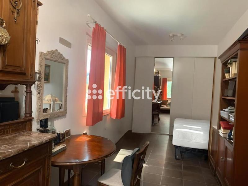 Maison - 185 m² - 7 pièces