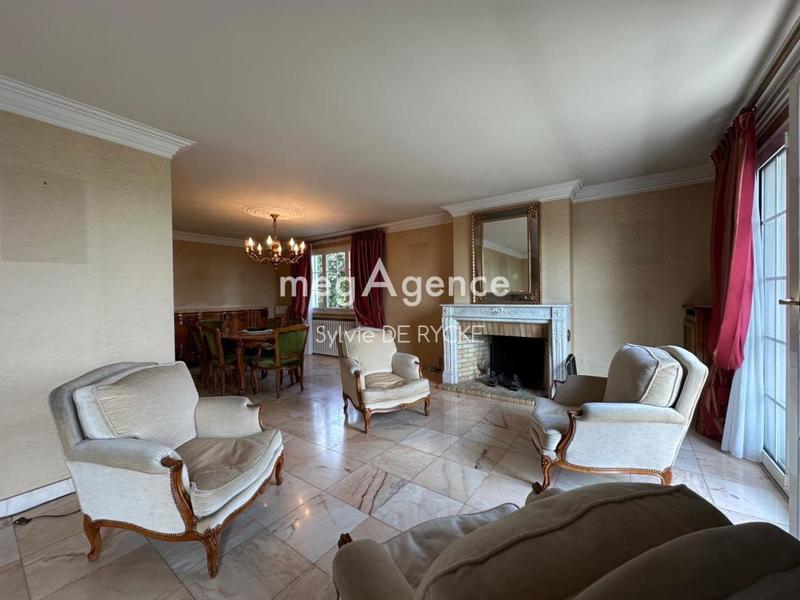 Maison - 190 m² - 11 pièces