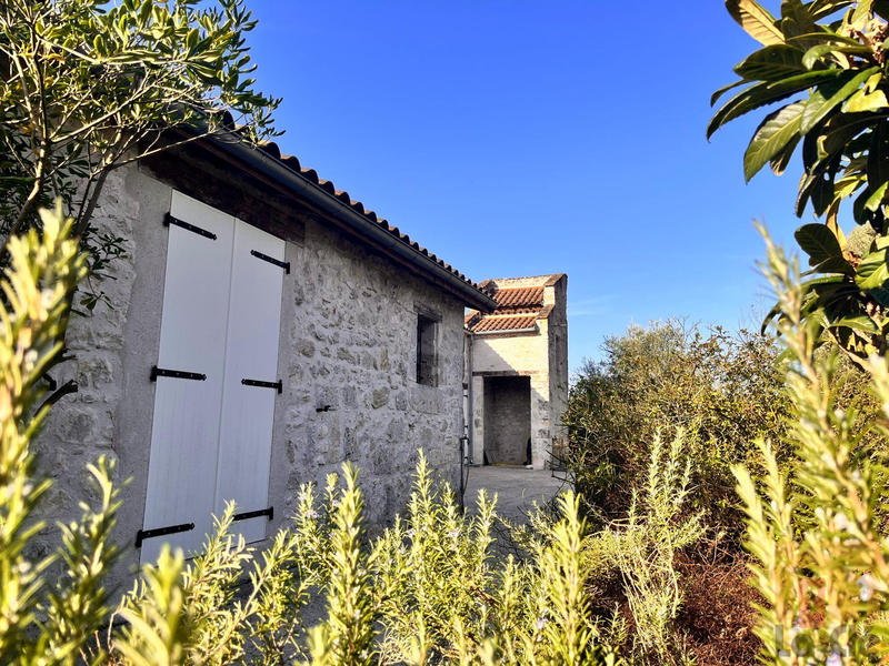 Maison - 267 m² - 10 pièces