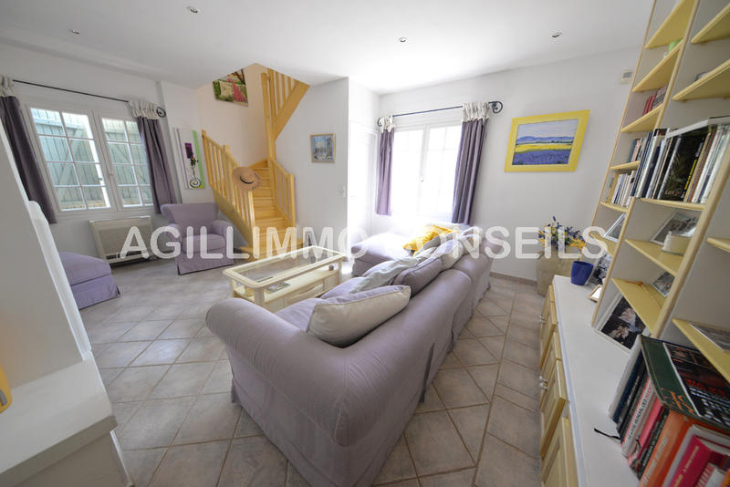 Villa - 3 082 m² - 7 pièces