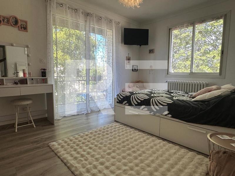 Maison - 181 m² - 7 pièces