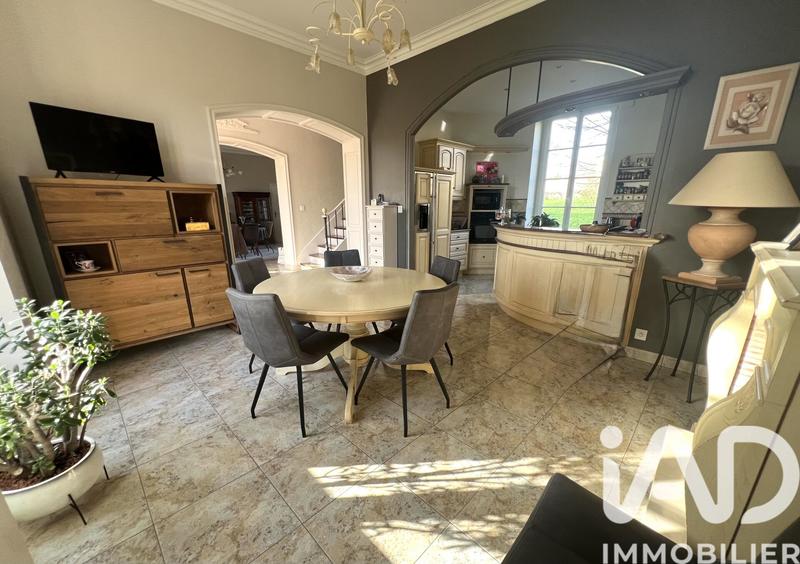 Maison - 263 m² - 9 pièces