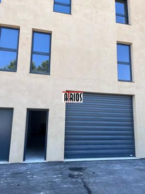 Entrepôt - 116 m² - 1 pièce