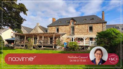 Maison - 251 m² - 7 pièces