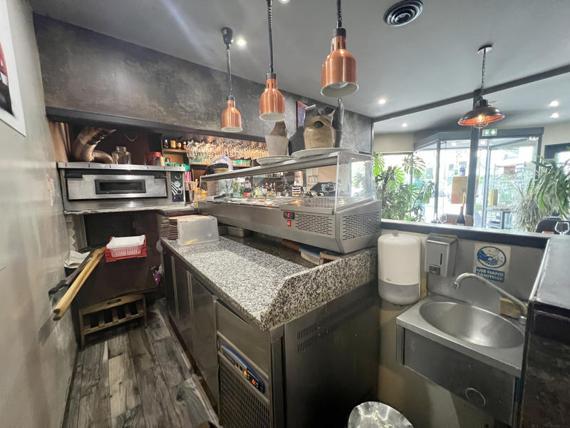 Fonds de commerce - Magasins - 197 m²