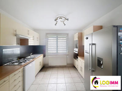 Maison - 93 m² - 4 pièces