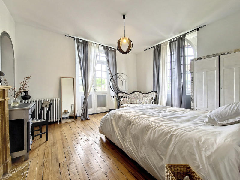 Maison - 351 m² - 7 pièces