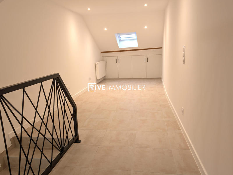 Maison - 241 m² - 7 pièces