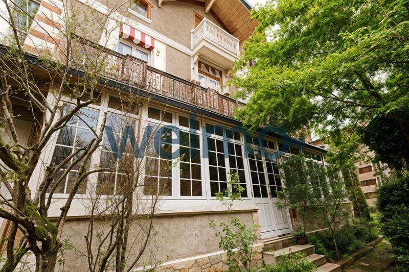 Maison - 301 m² - 16 pièces