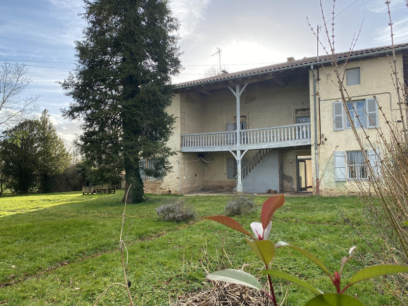 Maison - 235 m² - 9 pièces