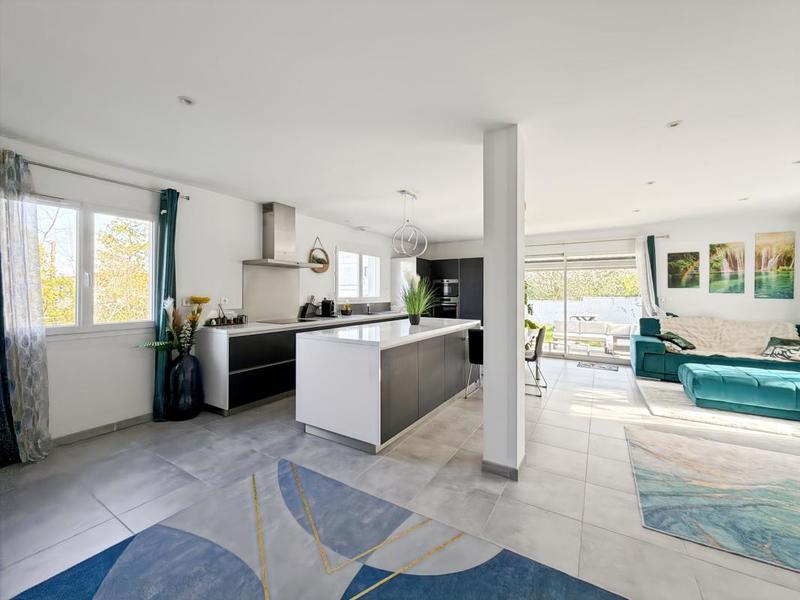 Maison - 125 m² - 5 pièces