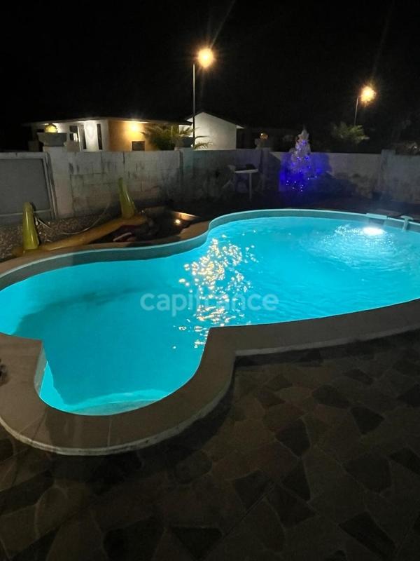 Maison - 102 m² - 4 pièces