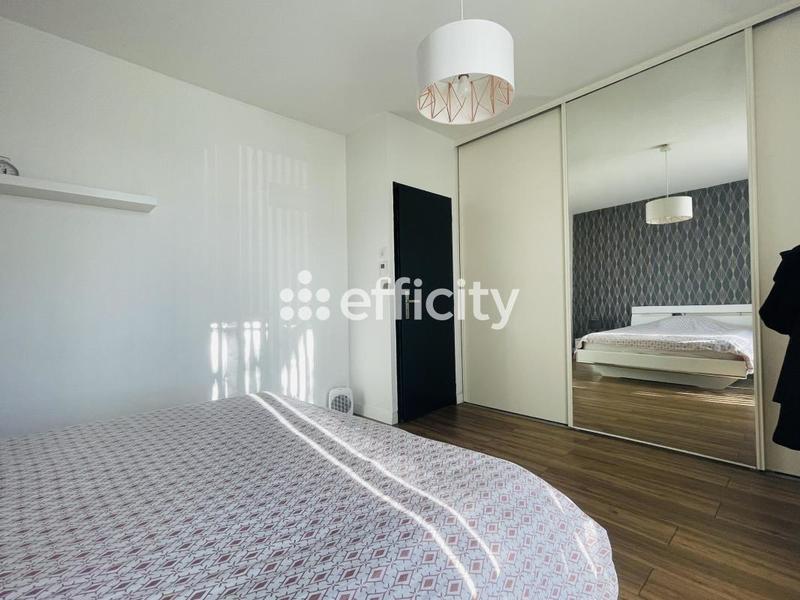 Demeure - 200 m² - 7 pièces