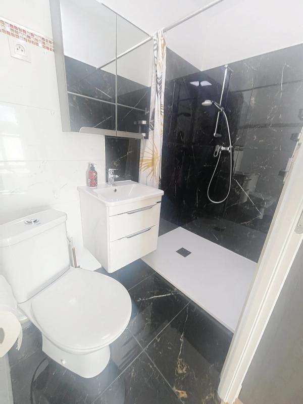 Maison - 216 m² - 8 pièces