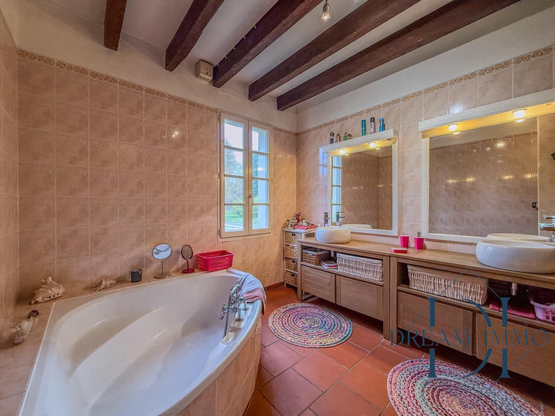 Maison ancienne - 238 m² - 5 pièces