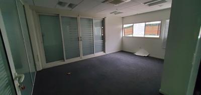 Local commercial - 161 m² - 5 pièces