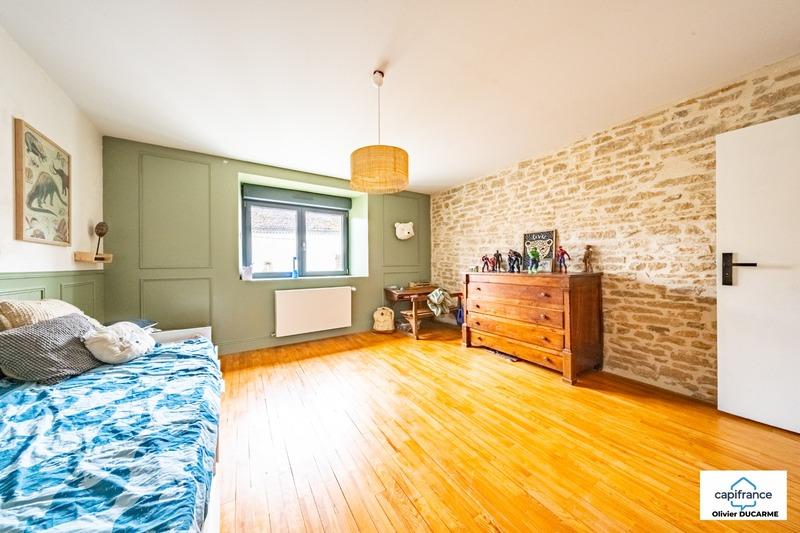 Maison - 180 m² - 9 pièces