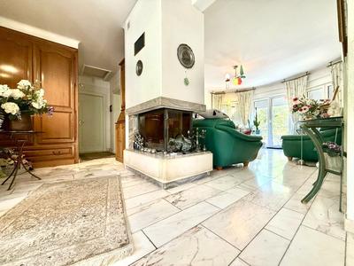 Maison - 274 m² - 6 pièces