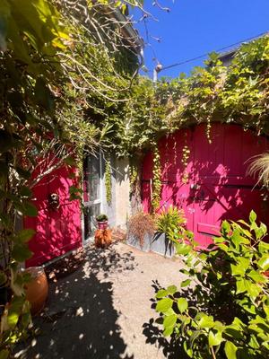 Maison - 280 m² - 8 pièces