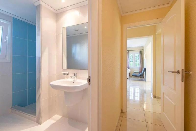 Maison - 181 m² - 5 pièces