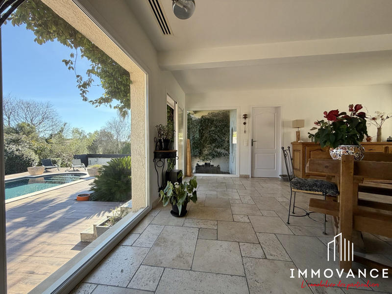 Villa - 251 m² - 8 pièces