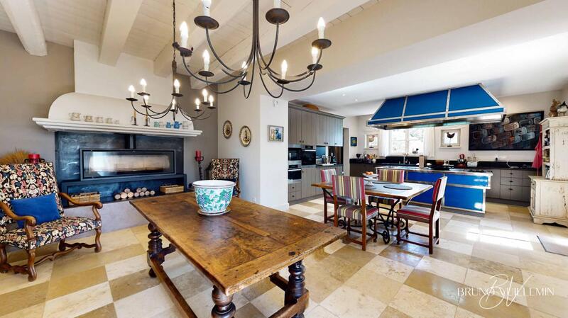 Demeure - 413 m² - 14 pièces