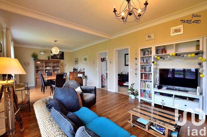 Maison - 240 m² - 8 pièces